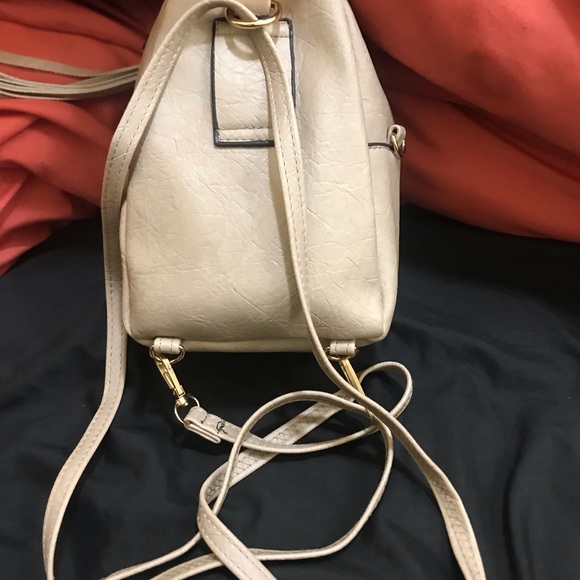 Back pack - Picture 2 of 2